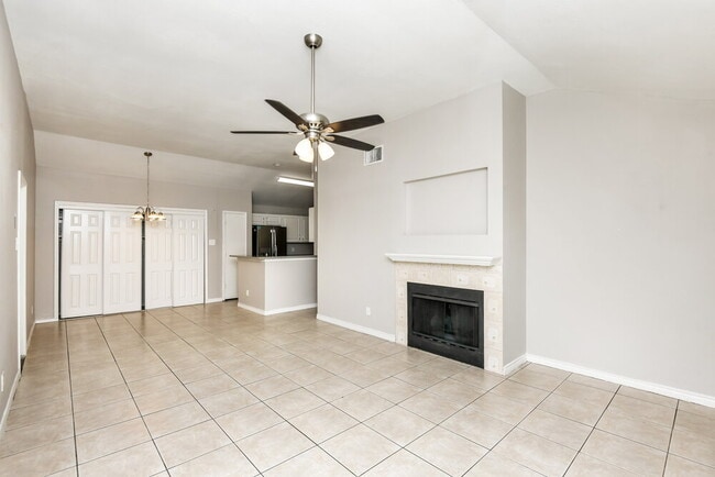 Building Photo - 6710 Silver Sage Dr