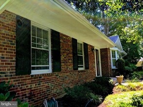 Building Photo - 8702 Thunderbird Ct