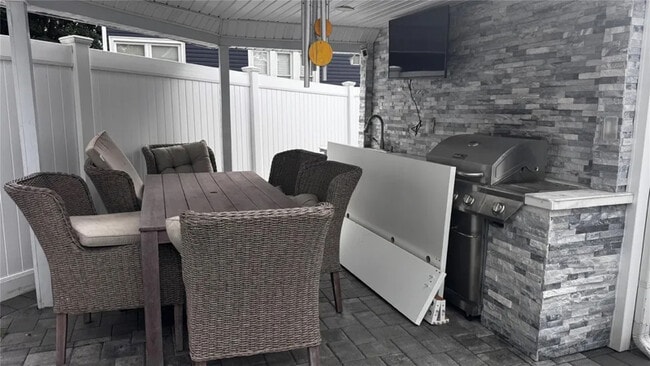 Photo - 220 Grand Ave House