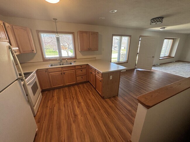 Building Photo - N161W20221 Riverview Dr