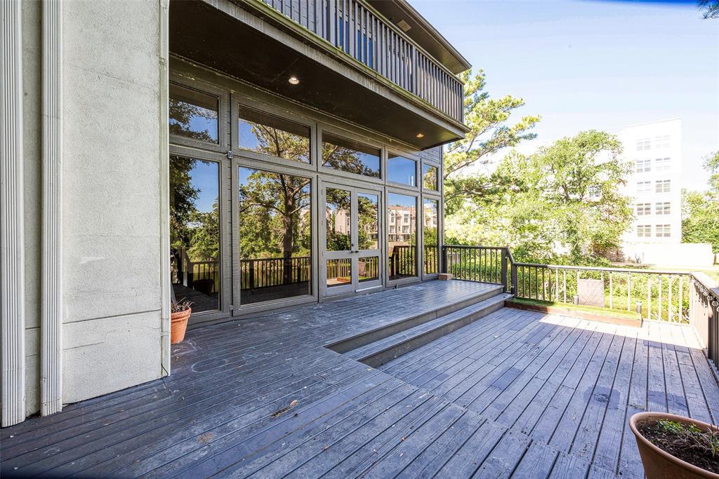 Foto principal - 8800 Woodway Dr
