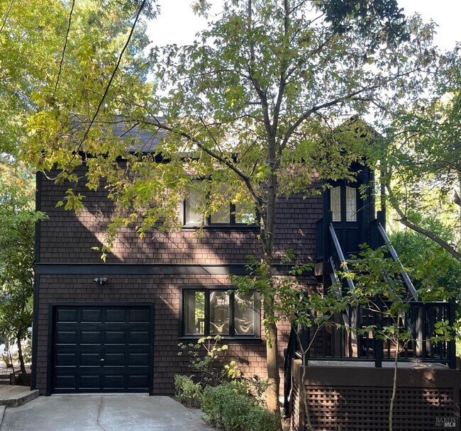 Foto del edificio - 65 Sir Francis Drake Blvd