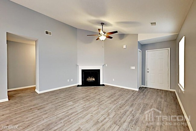 Building Photo - 123 Creek Way Ln