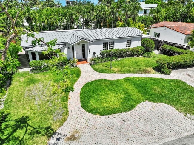 Foto del edificio - 255 Ridgewood Rd