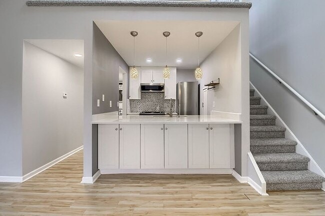 Building Photo - 7995 E Colorado Ave