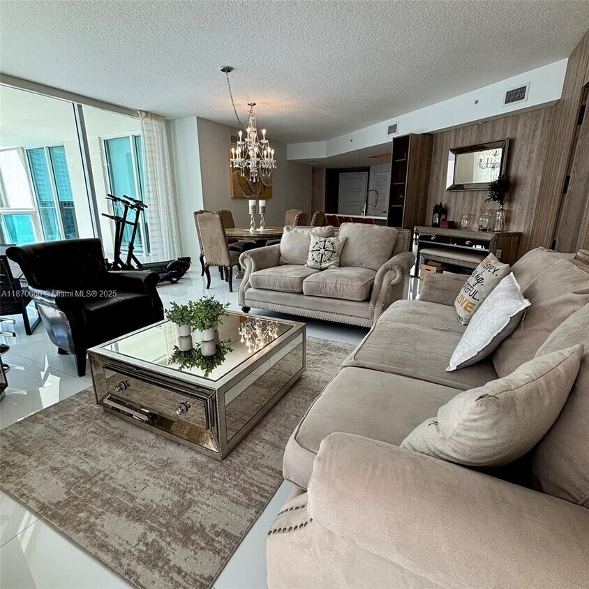 Foto principal - 150 Sunny Isles Blvd