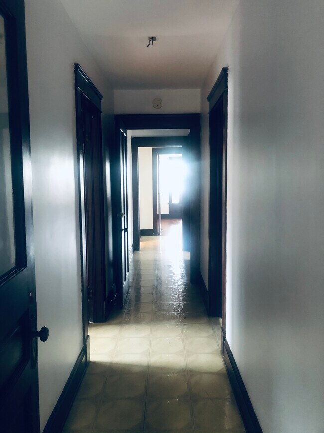 Hallway view to entrance - 2155 Broadview Rd