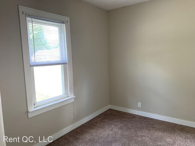 Building Photo - 4 br, 1 bath House - 2820 4th Street A.