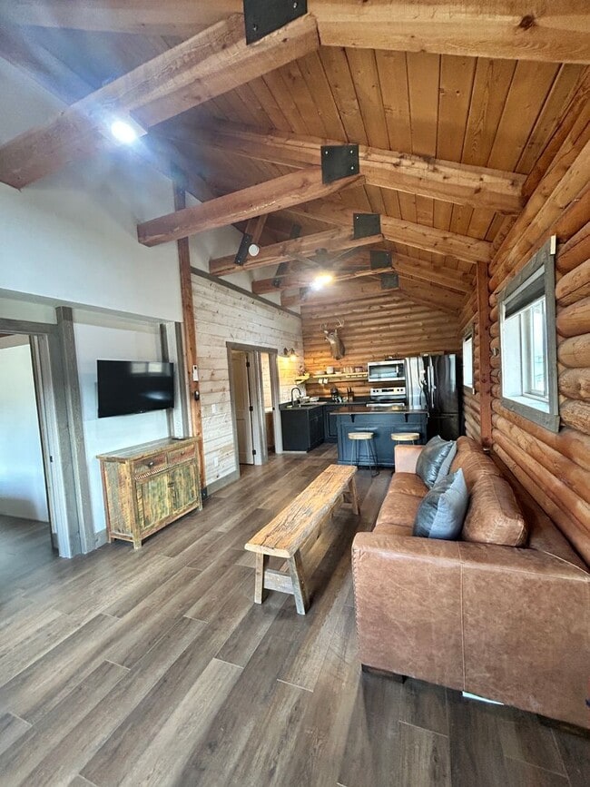 Building Photo - 1219 Creek View Ln