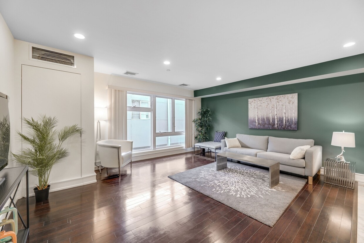 Photo - 310 Cliff Ln (Cliffside Park, NJ)
