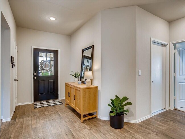 Building Photo - 5909 Ronee Leah Dr