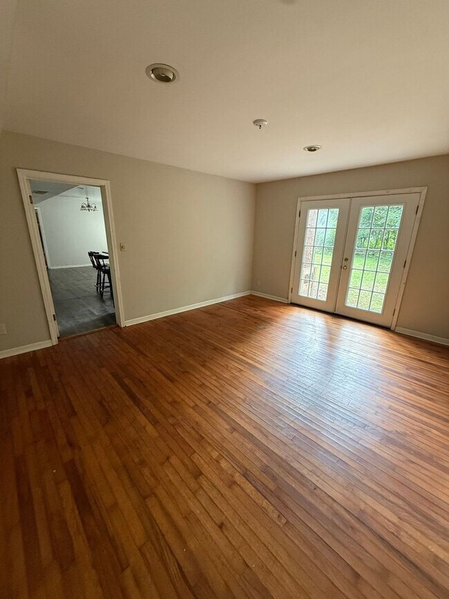 Building Photo - 4 bed/ 2.5 Bath house in Mission San Luis!...