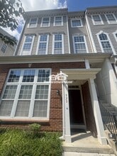 Building Photo - 923 Pine Forest Ln