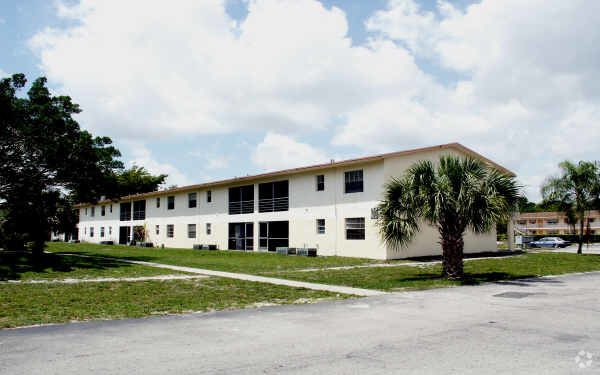 Building Photo - Lake Arjaro Apartments