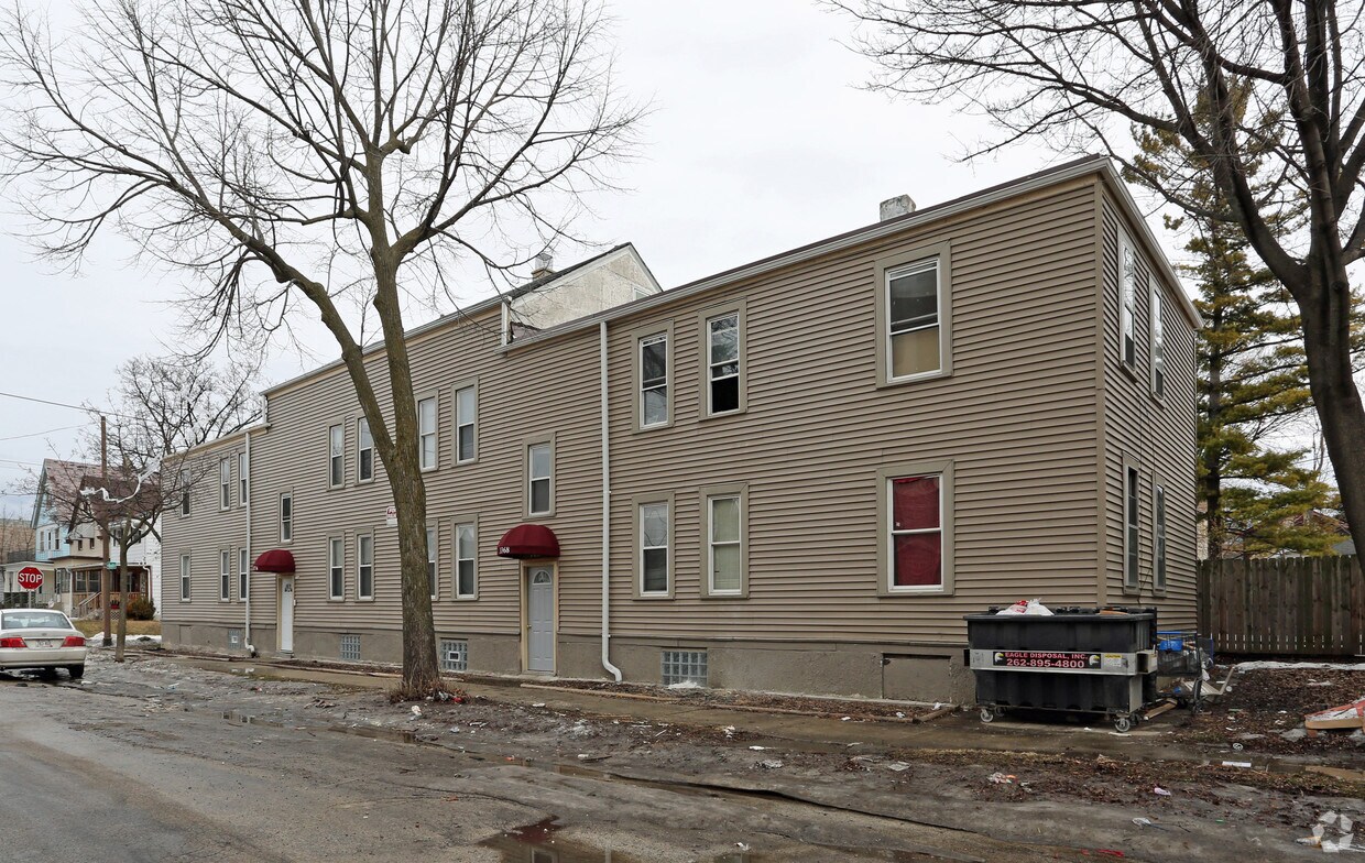 Foto del edificio - 3368-3374 N Booth St