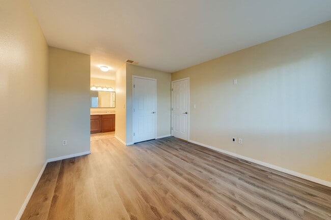 Building Photo - 3715 Tallyho Dr