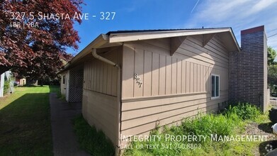 Building Photo - 327 S Shasta Ave