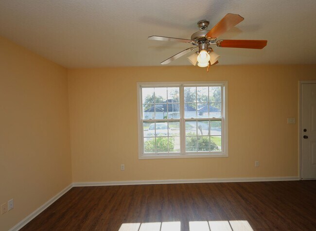 Foto del edificio - 1801-A Chestnut Dr