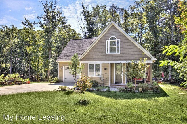 Building Photo - 4 br, 3.5 bath House - 2791 Beechwood Road