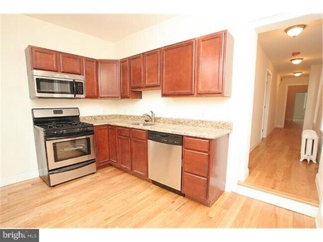 Foto del edificio - 2808 W Girard Ave