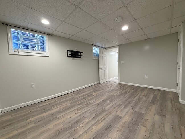 Building Photo - 320-322-322 Wood St