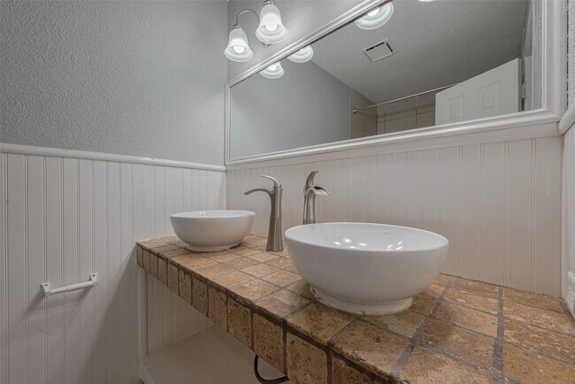 Building Photo - 3610 Bee Bayou Ln