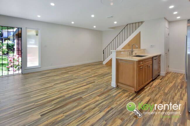 Foto del edificio - Beautifully Updated 2 Bedroom Condo in Desirable West Pleasanton Foothills