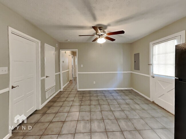 Foto del edificio - 5409 Pine Valley Dr