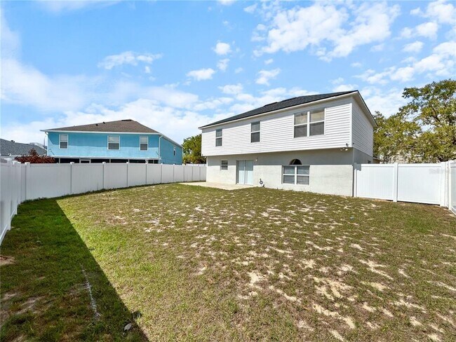 Foto del edificio - 1035 Ronlin St