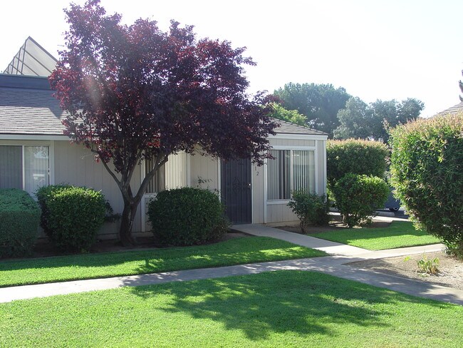 Ashbrier And Sandalwood Apartments Fresno Ca Apartments Com