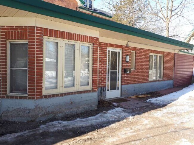 Photo du bâtiment - 484 Weller St