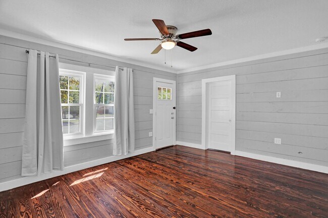 Foto del edificio - Cutest Cottage available Now in McKinney!