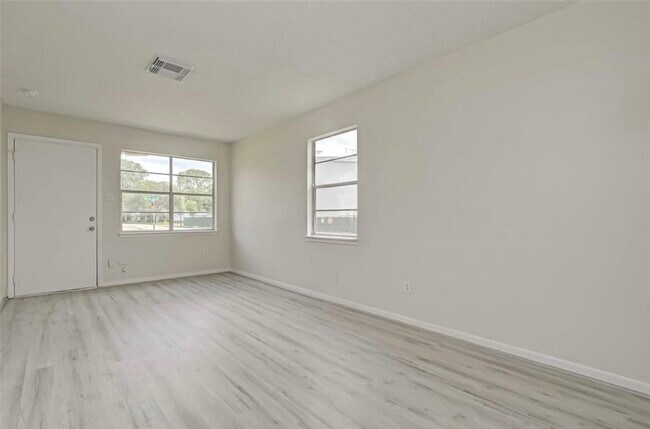 Foto del edificio - 4222 Sevan St