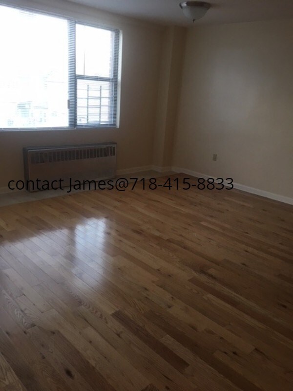 Foto del edificio - 88-15 168th St