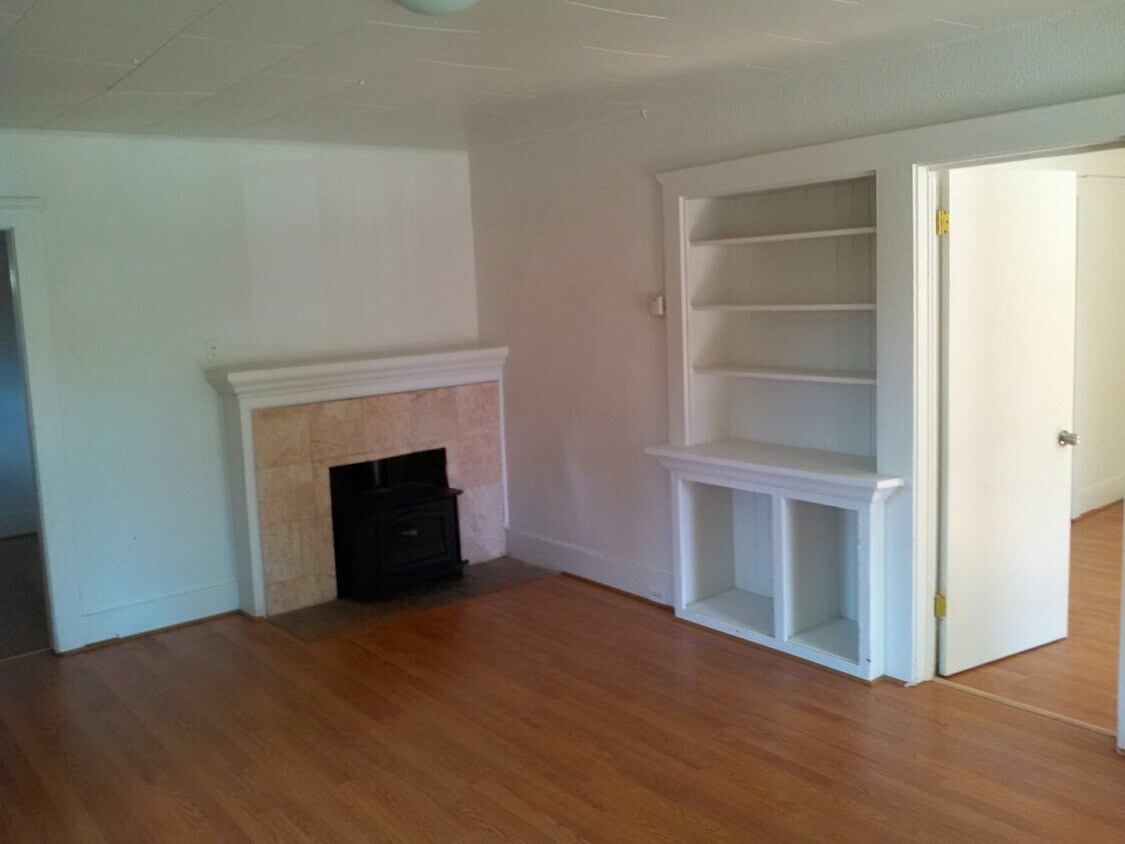 Primary Photo - 2110 A Street