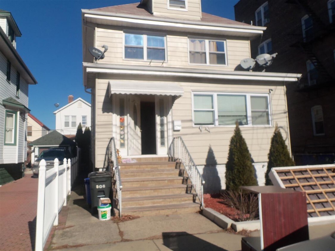 Primary Photo - 508 80th St