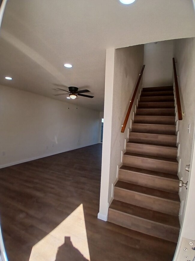 Foto del edificio - 305 N Lake Ave