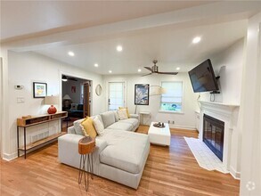 Building Photo - 1301 Willivee Dr