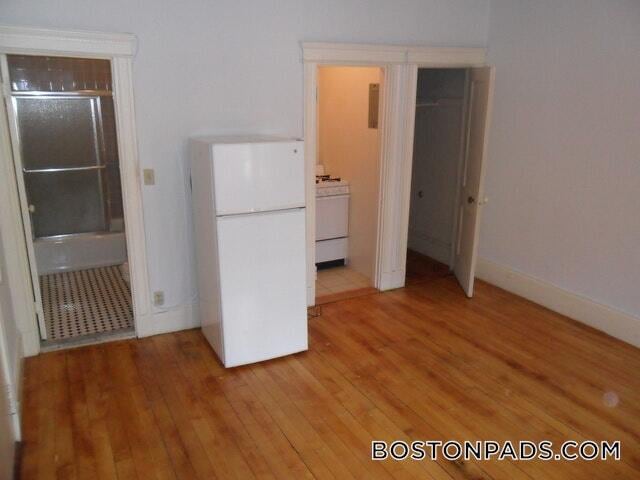 Building Photo - 46 Westland Ave
