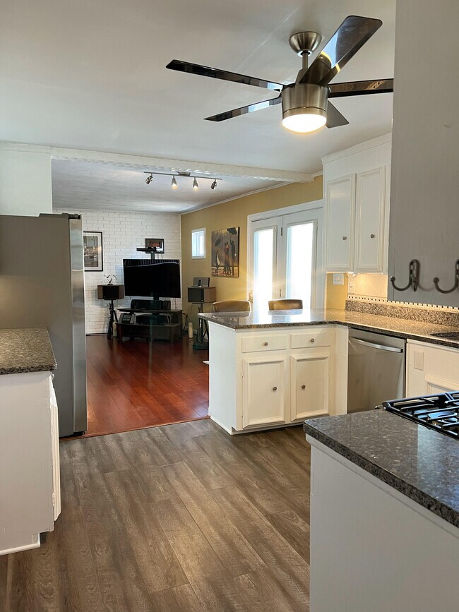 Foto del edificio - 7732-1 Castleton Pl