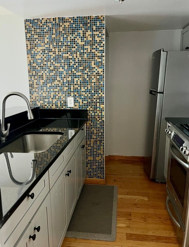 Photo - 157 N 9th St Apartment