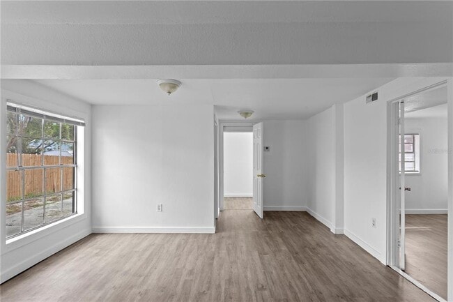 Building Photo - 4103 N Howard Ave