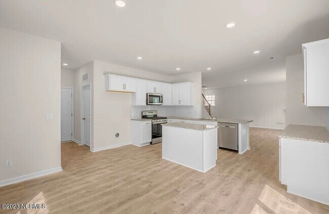 Foto del edificio - 1227 Middlecrest Dr