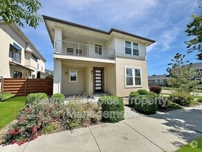Building Photo - 2784 S Trailwood Way