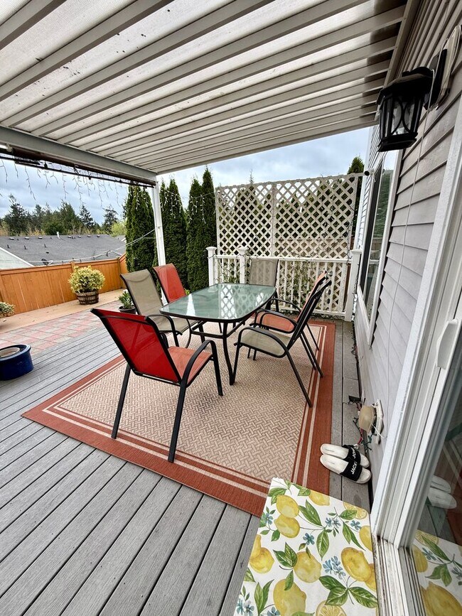 Foto del edificio - A stunning home in desirable Stendahl Ridge!