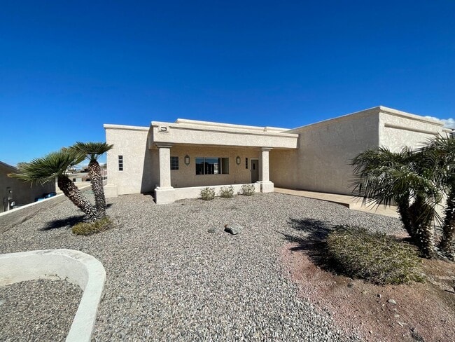 Building Photo - 3 Bedroom - 2.5 Bath Pool Home