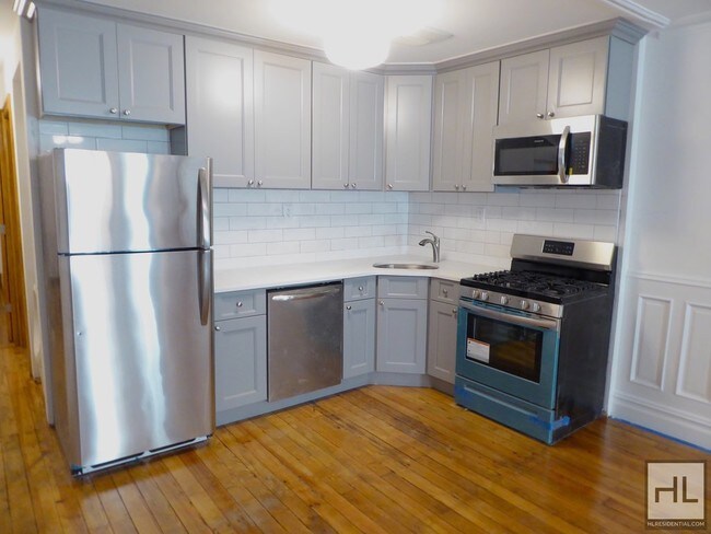 Building Photo - 351 4th St