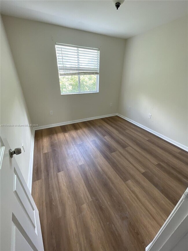 Foto del edificio - 2865 SE 15th Rd