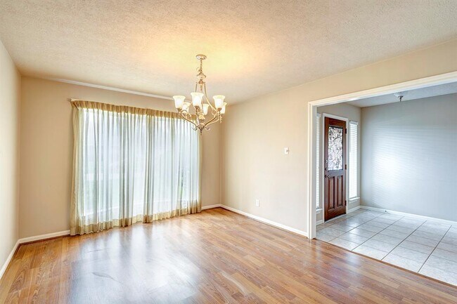 Building Photo - 1159 Bournewood Dr
