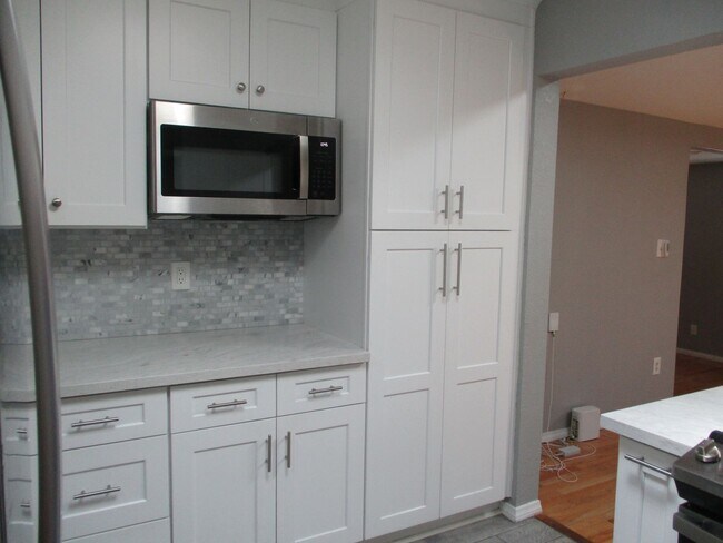 Foto del edificio - Desirable & Quiet La Mesa 4 Bdr House w Po...